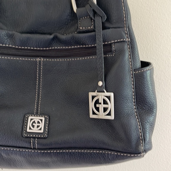 Giani Bernini Black Shoulder Purse! - Picture 5 of 13